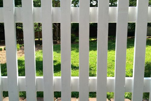 white-picket-fence-2023-11-27-05-18-13-utc